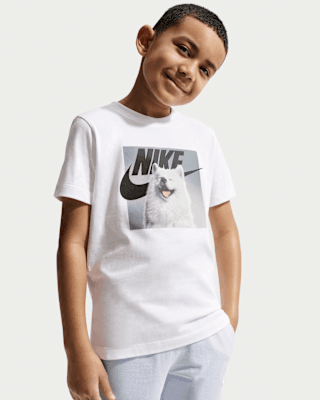 Illustration of Nike Sportswear Older Kids' T-Shirt